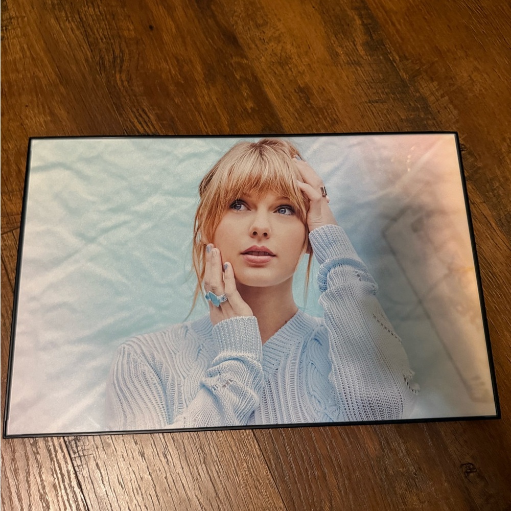 Framed Photo Taylor Swift